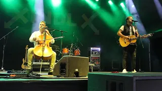 Xindl X + Pavel Čadek - Žáby v hrnci + Zase se budím (live 2021)