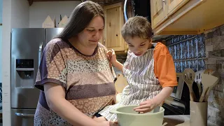 Teaching My 8 Year Old How To Bake