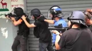 Париж. Столкновения полиции и беженцев