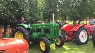 Het stallen van trekkers na een oldtimershow