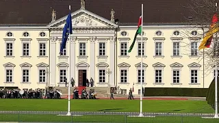 Preußens Gloria (Marsch) Wachbataillon/Stabsmusikkorps der Bundeswehr am Schloss Bellevue