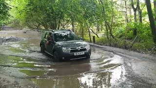 dacia duster 2wd down eakring Road