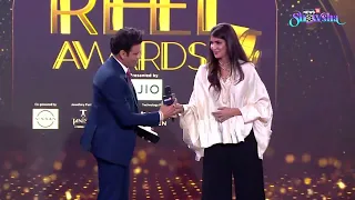 Manoj Bajpayee Wins Best Actor (Web Series) For 'The Family Man 2' At News18 Showsha Reel Awards