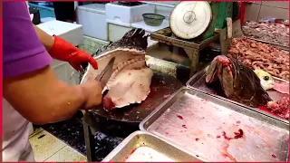 Comida de rua chinesa - veja como tudo acontece no mercado de frutos do mar!