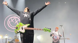 Blink 182: full stage entrance [Live 4K] - Reunion tour (Chicago, Illinois - May 6, 2023)