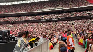 BTS Army singing IDOL before concert (wembley day 2)