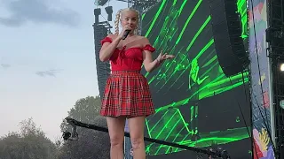 Anne-Marie - Psycho (live debut at Sziget, Budapest, 2022)