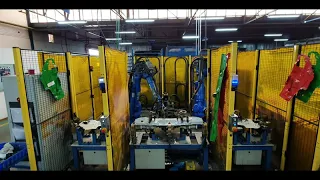 Yaskawa Spot welding. 2 Robots working together: Part 3