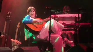 Aldous Harding - The Barrel (Live @ Manchester Academy 2)