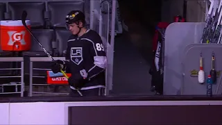 Rasmus Kupari makes his NHL debut and takes solo lap.