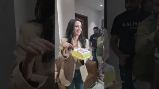 #ShraddhaKapoor cuts Cake brought by her Fans 🎂