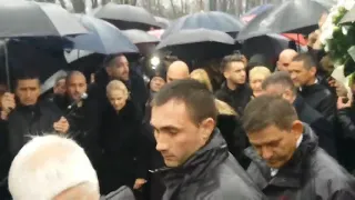 Nebo je plakalo: Legendarni Šaban Šaulić sahranjen na Novom groblju