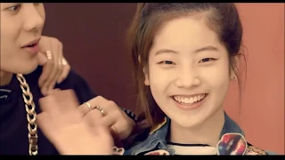 DAHYUN WITH MALE IDOLS (  INTERACTION )