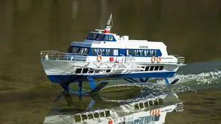 RC Modellboot Tragflächenboot Hydrofoil Eigenbau in Anlehnung an  Aliscafo Goethe vom Gardasee