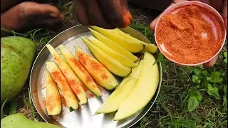 Ripe Mango With Salt And Chilli "Green Mango" With Chili Salt