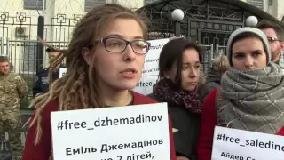 В поддержку крымских татар вышли под посольство России в Киеве