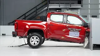 2019 Chevrolet Colorado crew cab passenger-side small overlap IIHS crash test