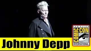 JOHNNY DEPP Surprises Fans at FANTASTIC BEASTS: THE CRIMES OF GRINDELWALD Panel | 2018 Comic Con