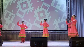Красивый марийский танец.  Фестиваль.