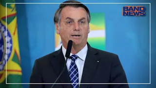 Bolsonaro admite derrota sobre voto impresso e culpa Barroso