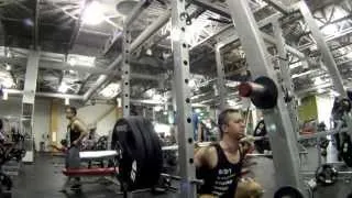 3 plate squats for reps reps from a skinny dude