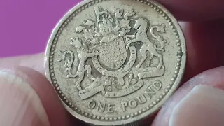 UK Coin Error 1983 1 Pound Error coin. *upside-down* Big money MS coim