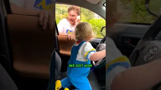 Dad's Hilarious Traffic Stop on Baby! Guaranteed Laughs! 😂❤️