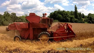 Historický kombajn Massey Ferguson 30