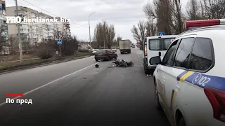 В Бердянске пенсионер, управлявший мопедом, попал в ДТП