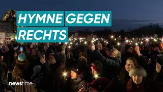 Gänsehautmoment in Berlin: Hier singen Tausende ein Kinderlied gegen rechts