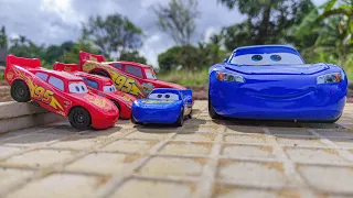 Disney Pixar Cars on the home page: Lightning McQueen, Sally Carrera, Tow Mater, Chick Hicks