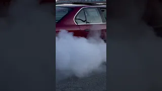 E34 540i epic burnout. Here’s some Bts footage. Full video going to be a movie ! 🍿