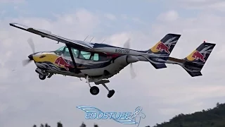 Flying Bulls - Cessna 337D Super Skymaster - Display with Cockpit View