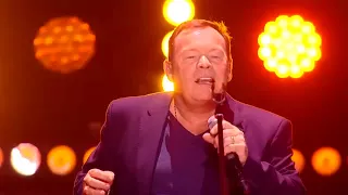 🎼UB 40 feat. Ali Campbell - (I Can't Help) Falling In Love With You
