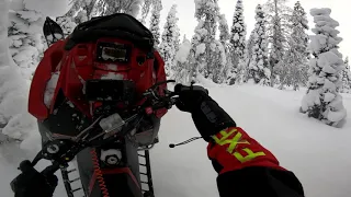 Teknisempää ajamista ja kikkailua.Technical treeriding in Finland  21-3, Polaris Khaos 155