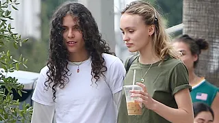 Lily-Rose Depp and her girlfriend 070 Shake were spotted at a local coffee shop!