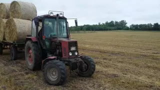 Mtz 1025 szalmahordás