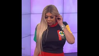 Stan Twitter - Wendy Williams dancing as crowd cheers her on 💃 (original, no music)