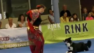 Dog dancing Gypsy.Пёс танцует цыганочку вместе с хозяйкой.#Конкурс_с_собаками#/