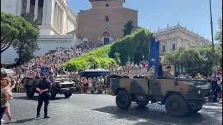 Parata del 2 giugno 2022- Festa della Repubblica: Sfilata Confaloni Automezzi delle Forze armate