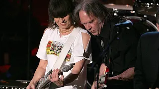 The Pretenders w Neil Young - My City Was Gone - RRHOF 2005