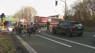 Protesting farmers block traffic in Belgium