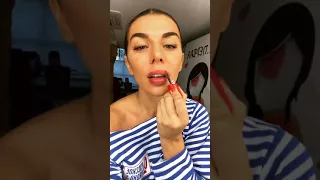 Анна Седокова учит правильно выбирать косметику