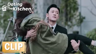 EP18 Clip | Gu Shengnan purposely alienates Lu Jin and argues on the street | Dating in the Kitchen