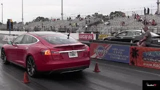 Tesla Model S P85 v Tesla Model S P85 - Quietest Drag Race Ever? Electric Battle /StreetCarDrags.com