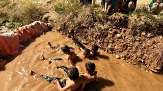 Methods of bathing children in nomadic areas