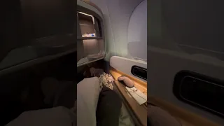 Bed on Singapore Airlines Airbus A350-900 High in the Sky!