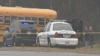 Raw: Three Dead in Tenn. School Bus Crash