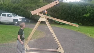 Tips to make a simple Whipper Trebuchet and throw over 170' with 30lbs