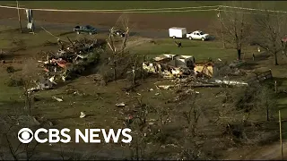 Massive storm crawls across U.S., bringing thunderstorms, snow, tornadoes